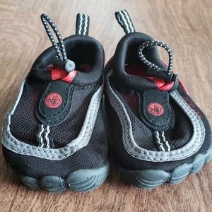 ☀️ Toddler Water Shoes, Size 5 ☀️